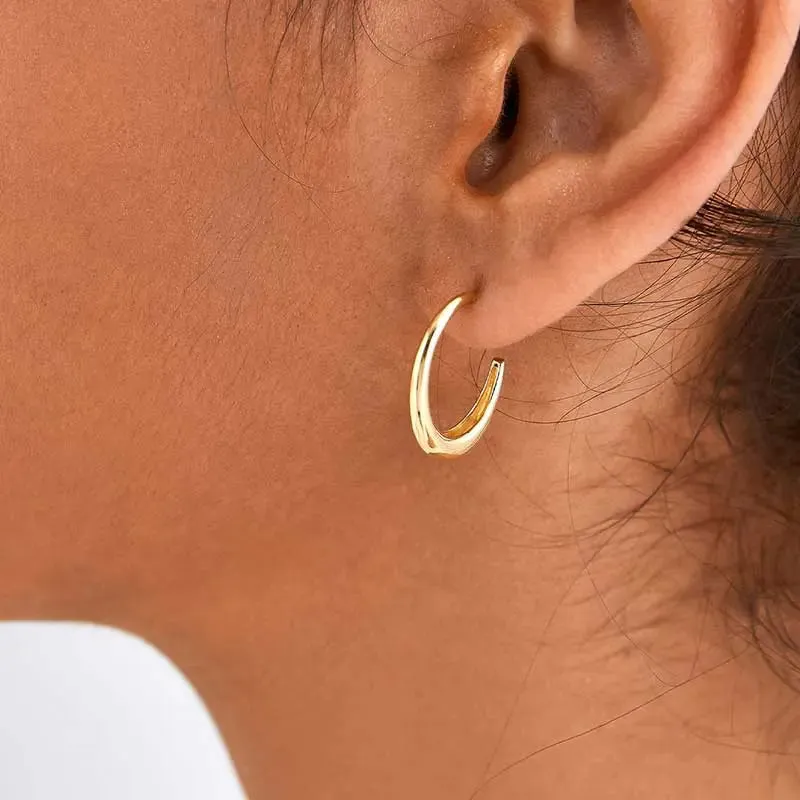 18K Gold Elegant Subtle Design Earrings