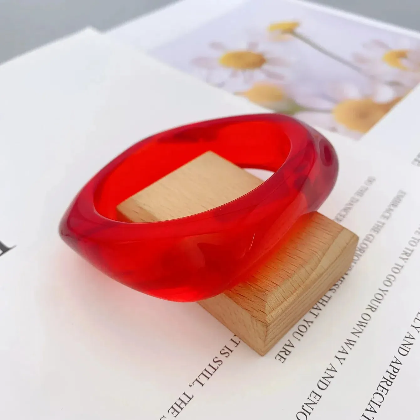Fashionable and Bold Marble Pattern Acrylic Bracelet for Women