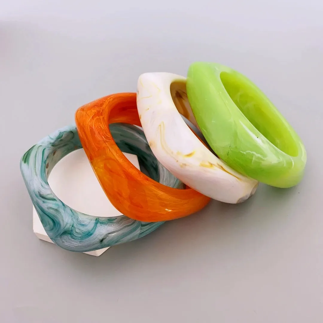 Fashionable and Bold Marble Pattern Acrylic Bracelet for Women