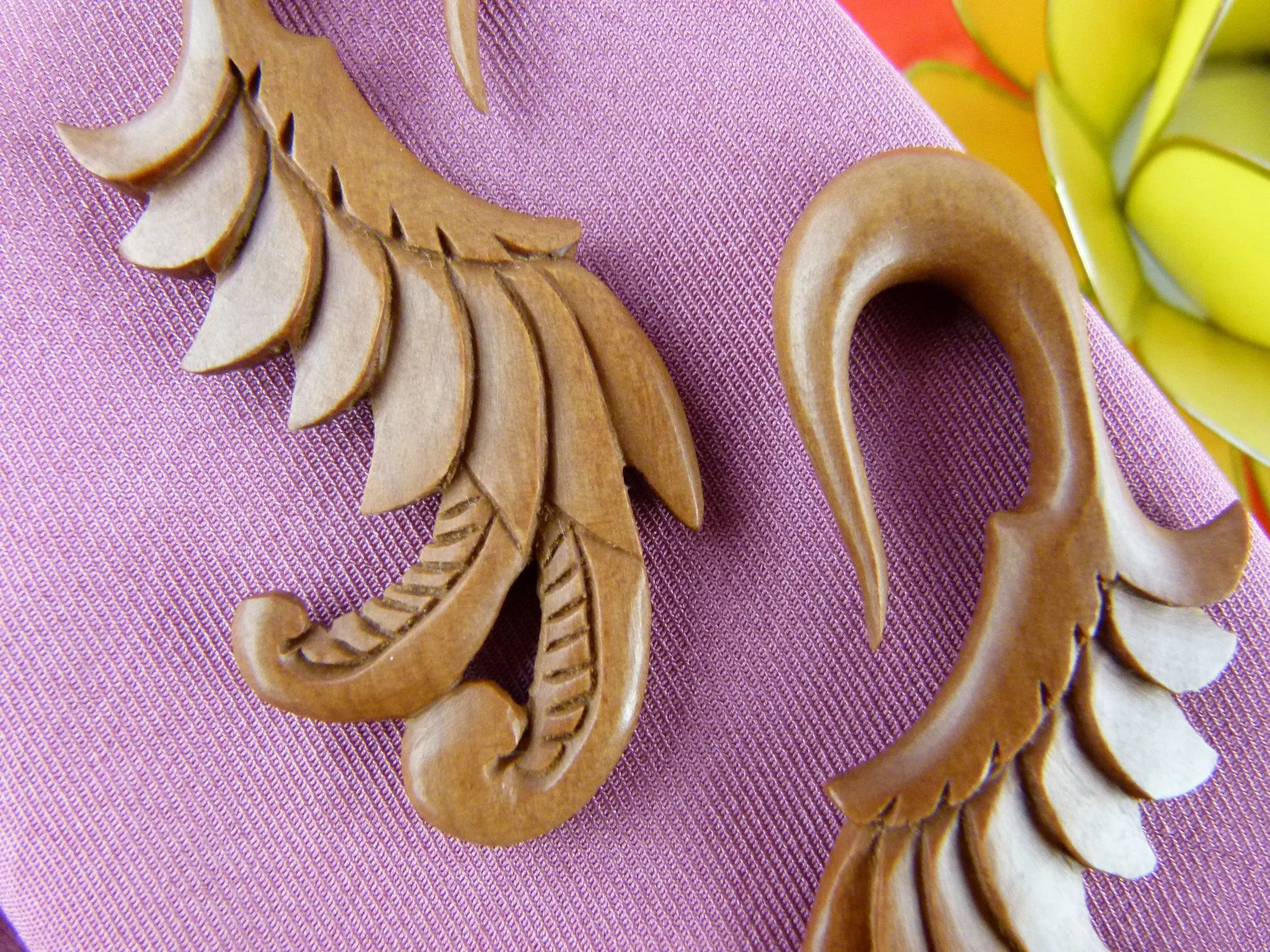 Flowing Feather Hangers (Pair) - A031