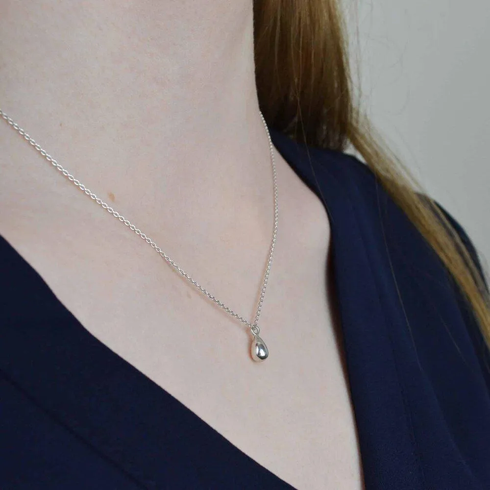 Simplicity teardrop pendant